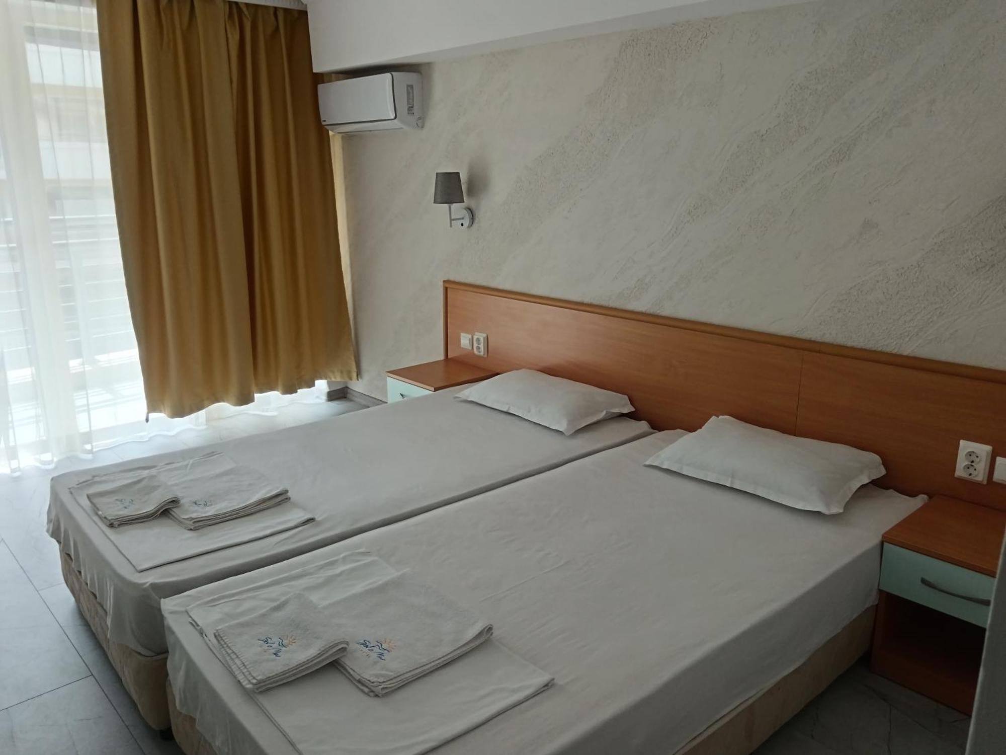 Sol E Mar Aparthotel Pantai Sunny Bagian luar foto